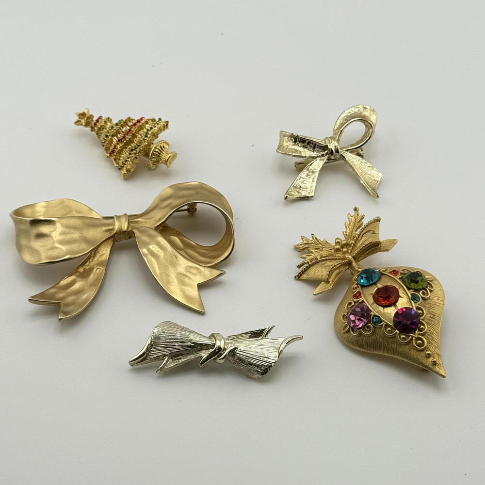 Vintage Holiday Brooch Bundle – Christmas Tree, Bows & Ornament Pin Lot